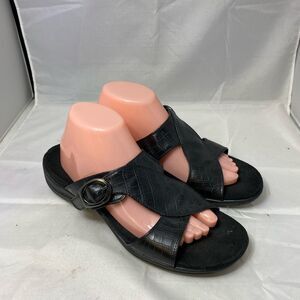 Easy Street Women’s 10M Faux Leather Suede Sandals